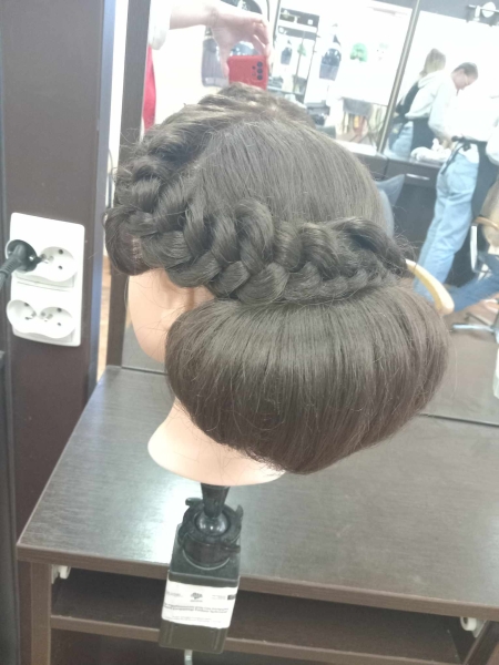 Technik usług fryzjerskich z elementami kosmetyki!