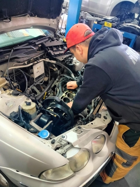 Mechanik pojazdów samochodowych